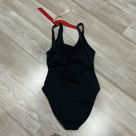 Left on Friday Double Scoop Suit in Jet Black. PRICE FIRM - Picture 5 of 8